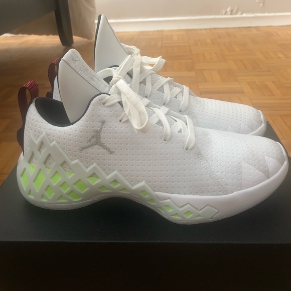 Jordan Jumpman Diamond Low Basketball shoes - Picture 3 of 7